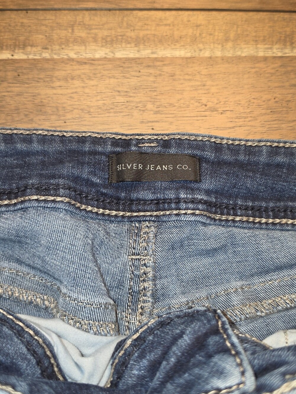 Silver Jeans - Picture 3 of 4
